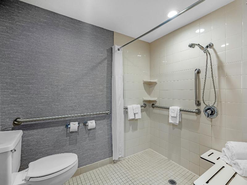 Best Western Plus Fresno Airport Hotel image