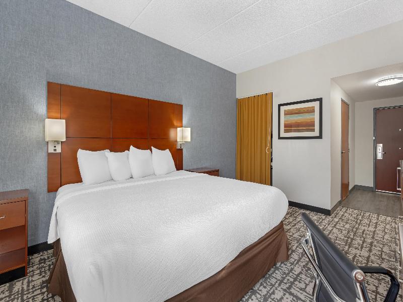 Best Western Plus Fresno Airport Hotel image