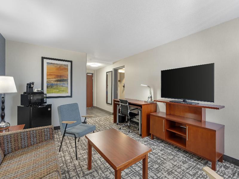 Best Western Plus Fresno Airport Hotel image