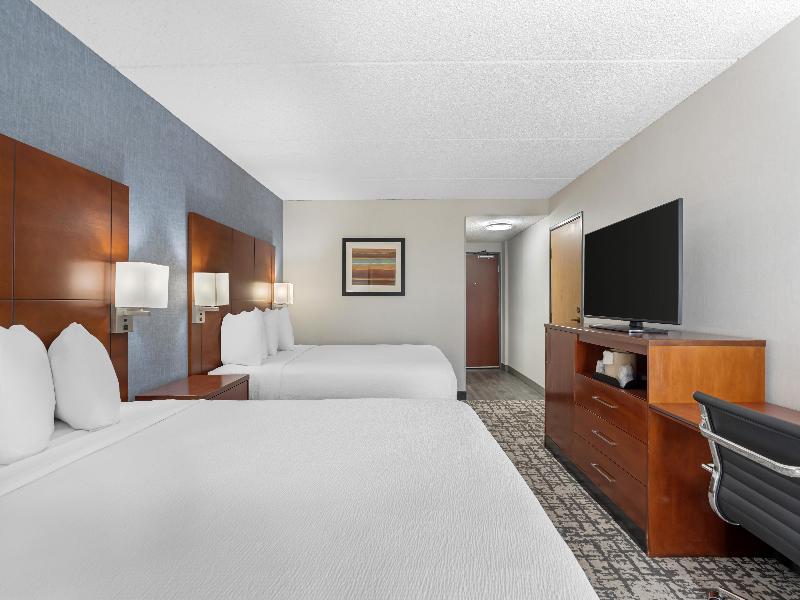Best Western Plus Fresno Airport Hotel image