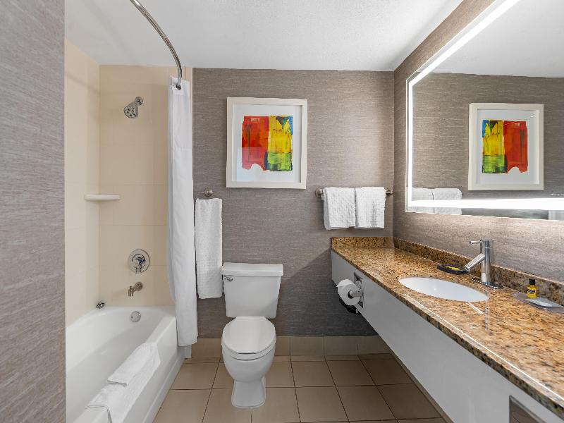 Best Western Plus Fresno Airport Hotel image