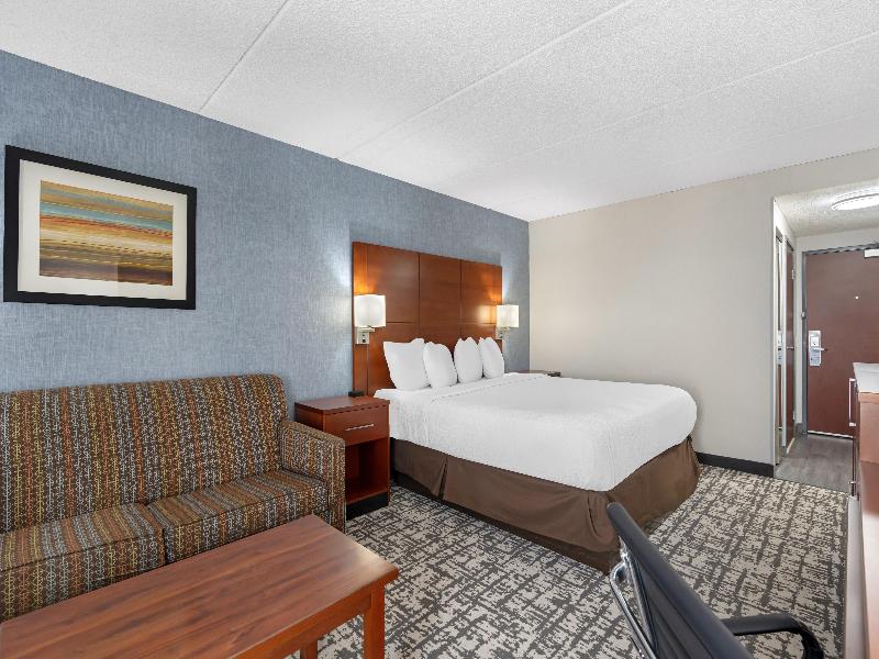 Best Western Plus Fresno Airport Hotel image