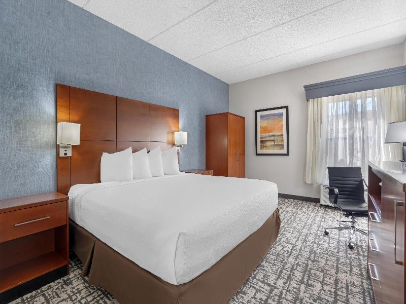 Best Western Plus Fresno Airport Hotel image