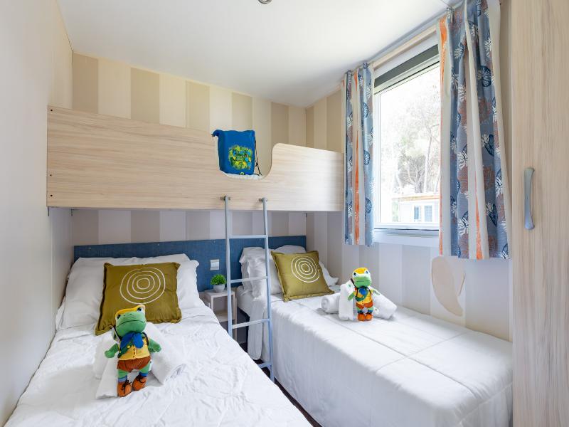 Club del Sole Spina Family Collection image