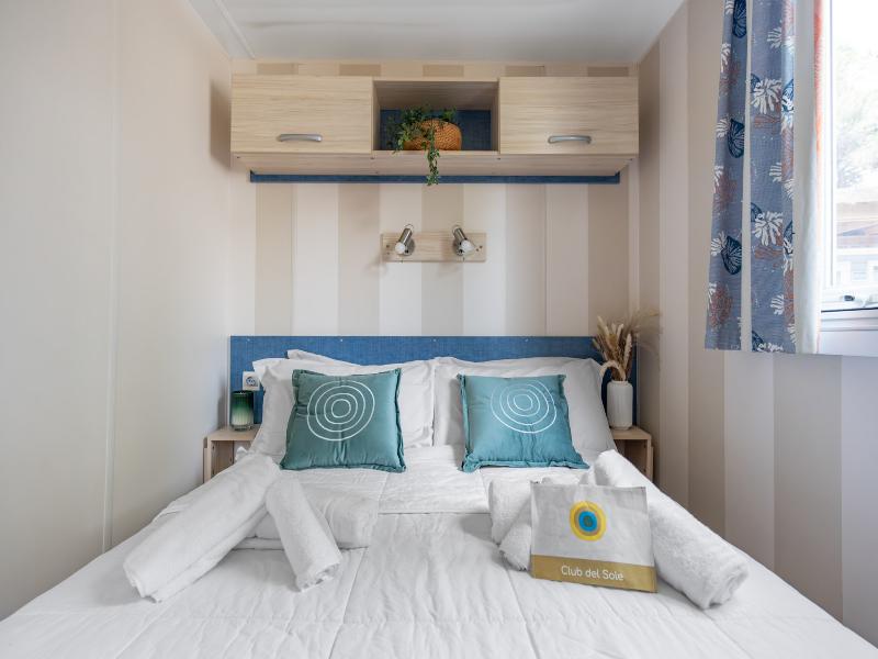 Club del Sole Spina Family Collection image