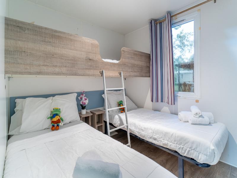 Club del Sole Spina Family Collection image