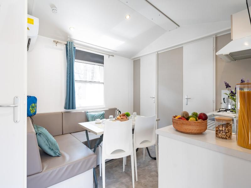 Club del Sole Spina Family Collection image