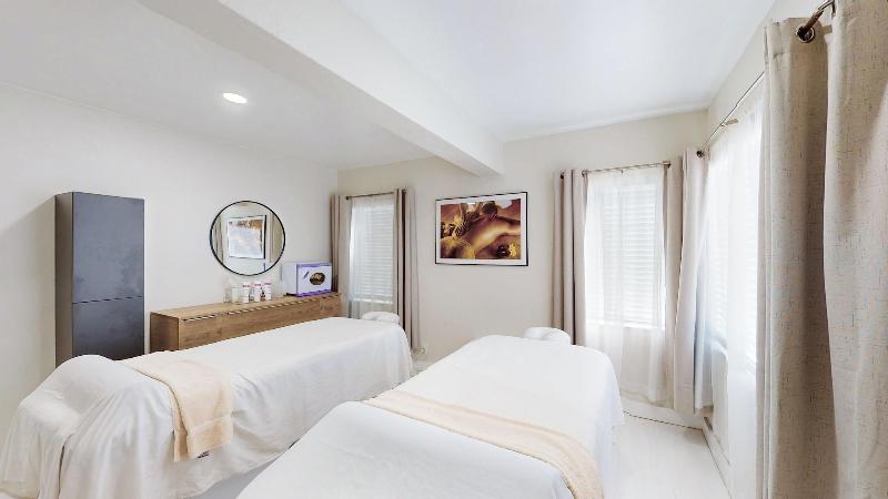 Worthington All Male Guesthouse image
