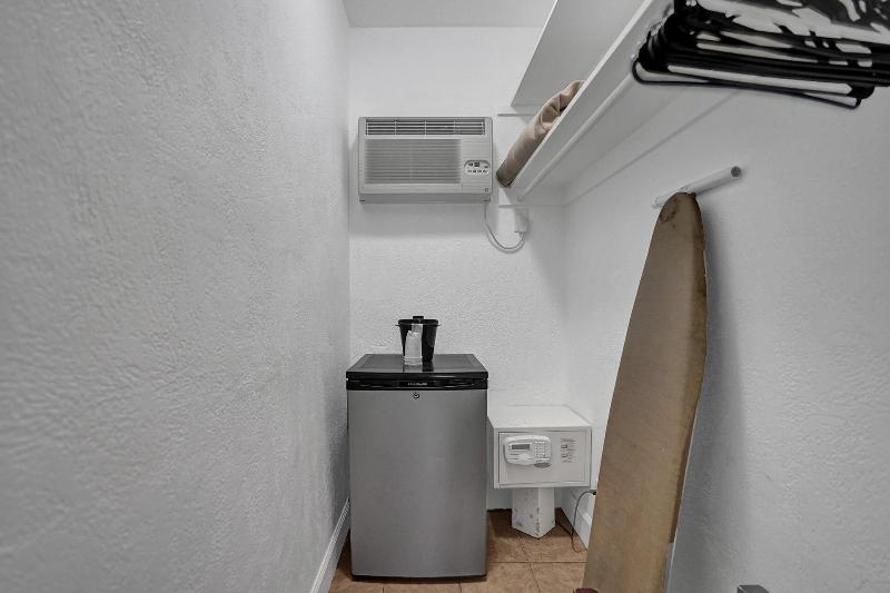 Worthington All Male Guesthouse image