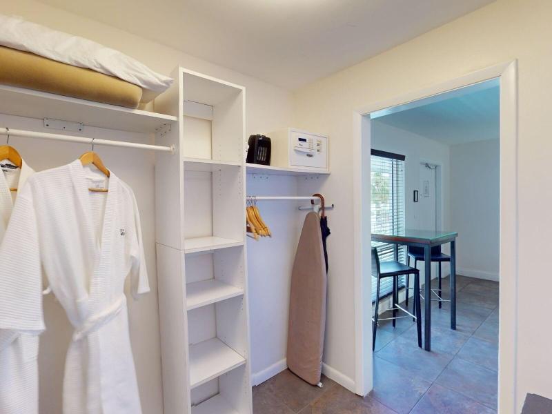 Worthington All Male Guesthouse image