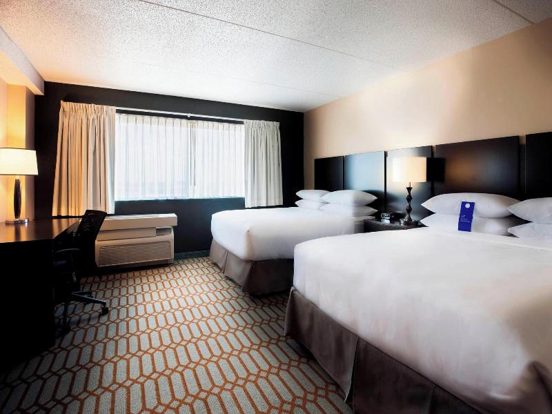 SUITE TWO QUEEN BEDS — photo 12