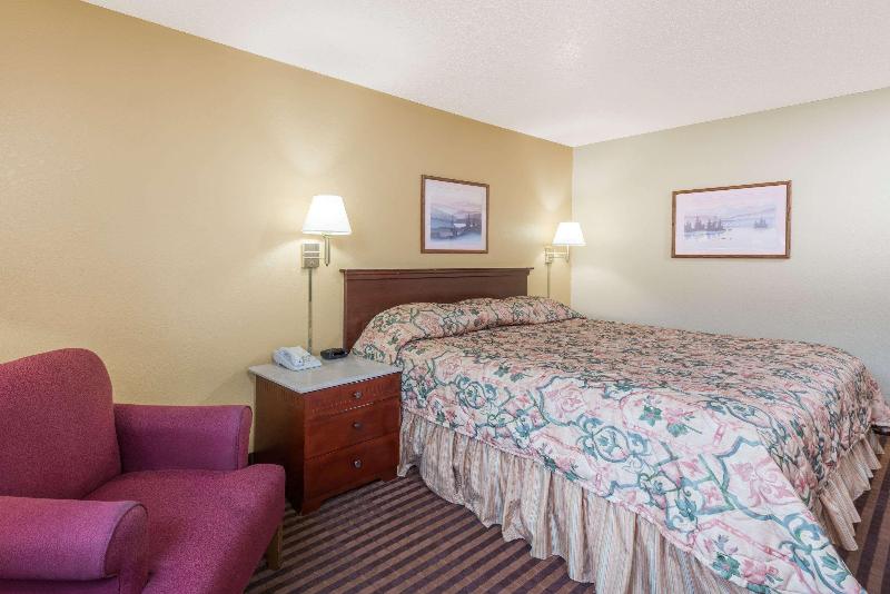 Super 8 By Wyndham La Vale/Cumberland Area image