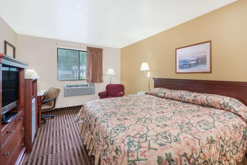 Super 8 By Wyndham La Vale/Cumberland Area image