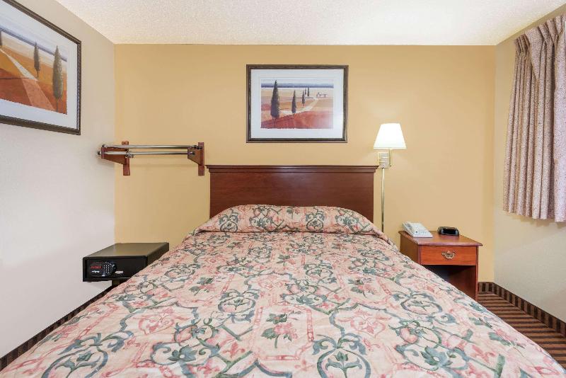 Super 8 By Wyndham La Vale/Cumberland Area image