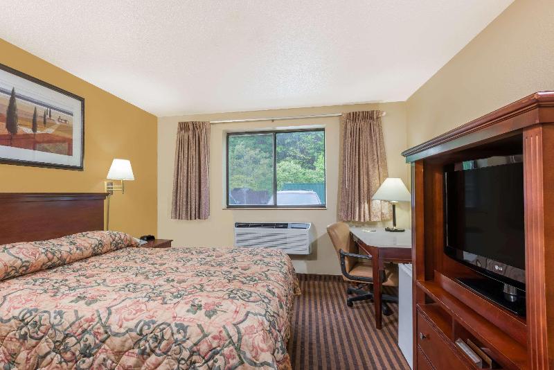 Super 8 By Wyndham La Vale/Cumberland Area image