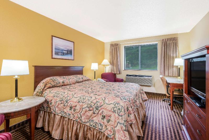 Super 8 By Wyndham La Vale/Cumberland Area image