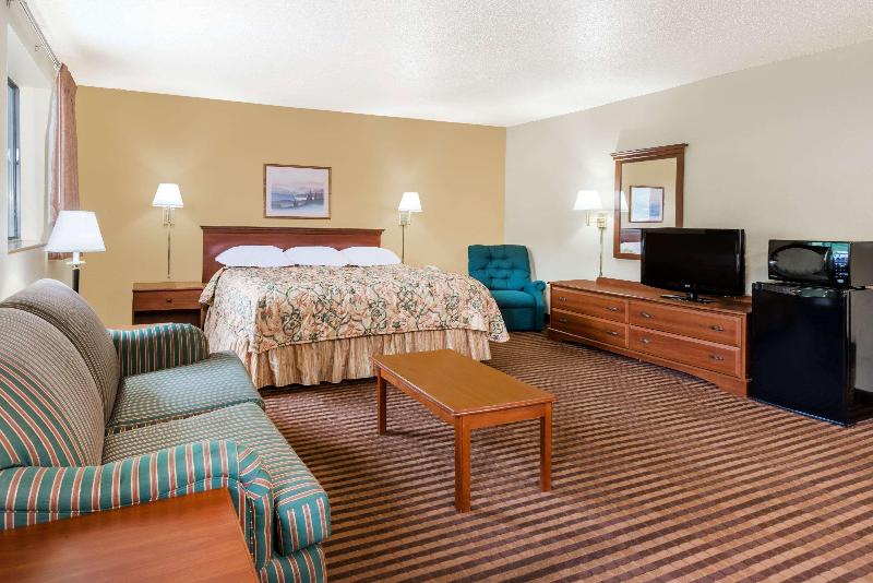 Super 8 By Wyndham La Vale/Cumberland Area image
