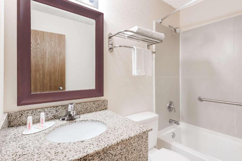Super 8 By Wyndham La Vale/Cumberland Area image