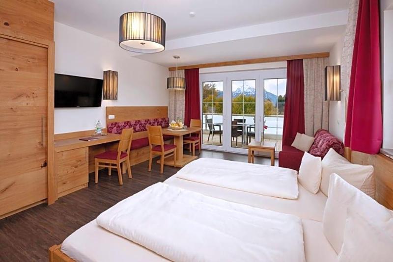 Schwarzenbach's Landhotel image
