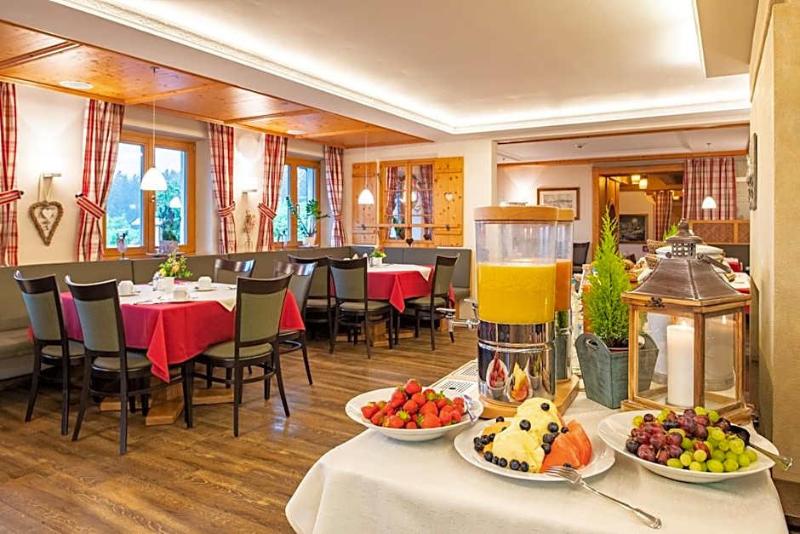 Schwarzenbach's Landhotel image
