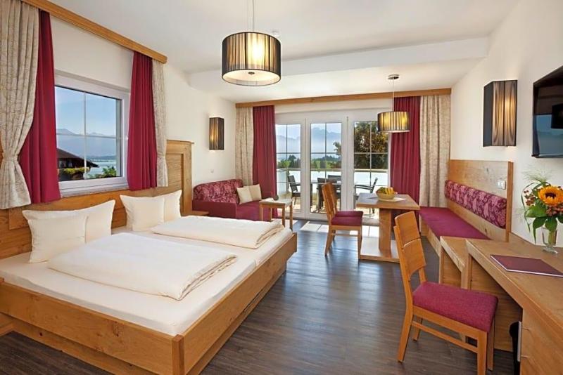 Schwarzenbach's Landhotel image