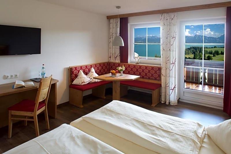 Schwarzenbach's Landhotel image
