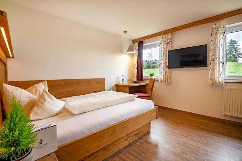 Schwarzenbach's Landhotel image