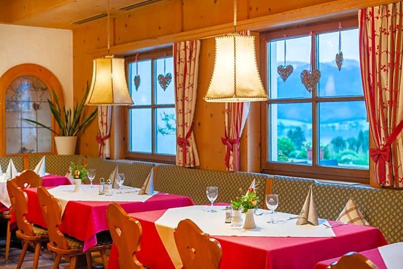 Schwarzenbach's Landhotel image