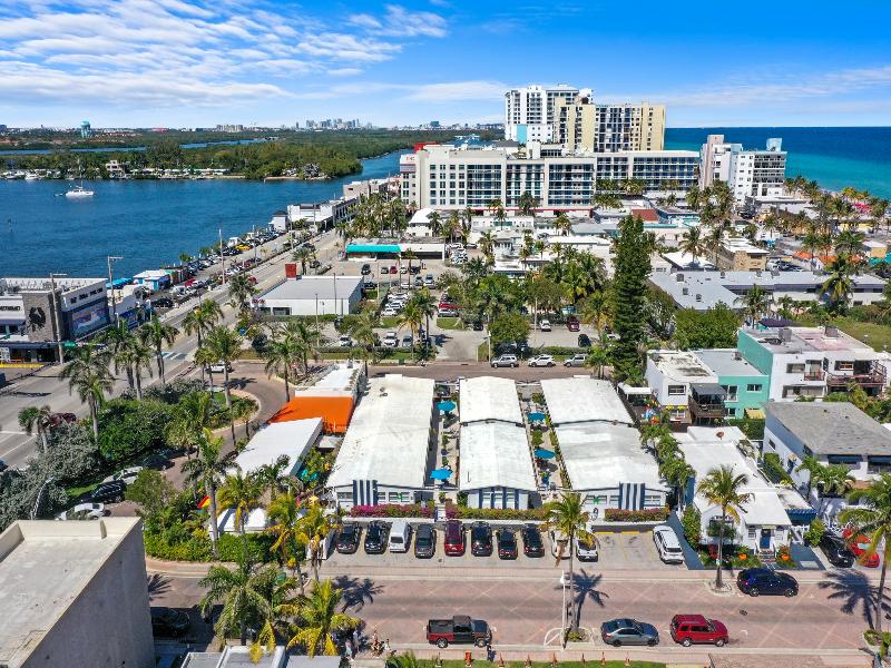 Hollywood Beach Suites & Hotel image