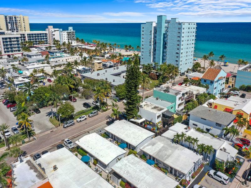 Hollywood Beach Suites & Hotel image
