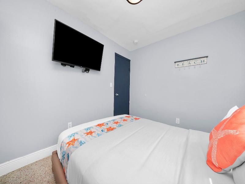Hollywood Beach Suites & Hotel image