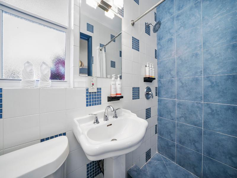 Hollywood Beach Suites & Hotel image