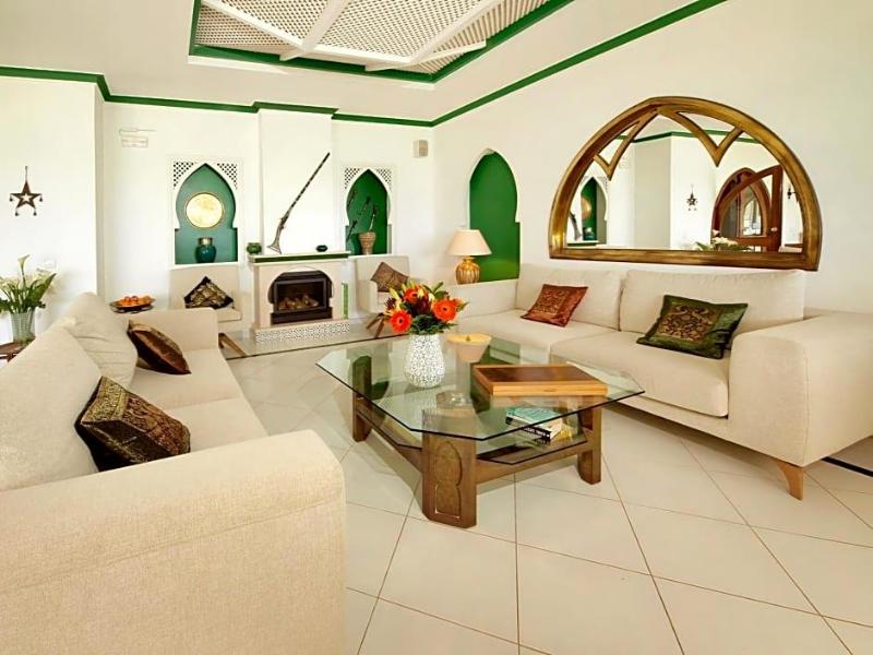 Villa Esmeralda image