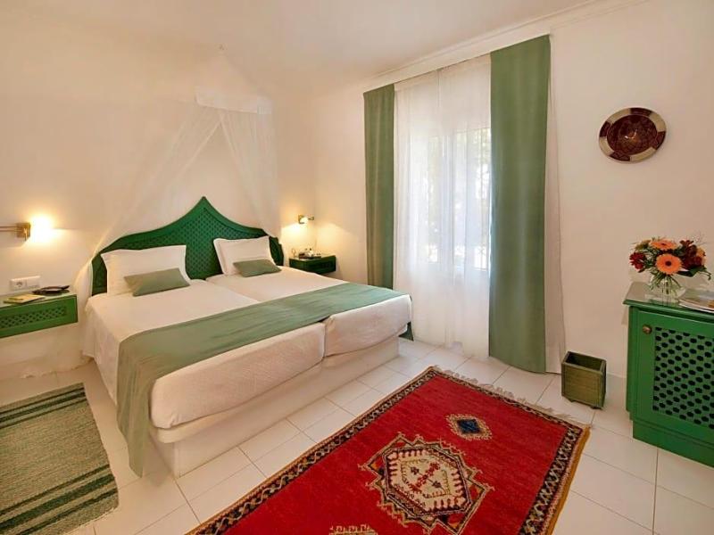 Villa Esmeralda image
