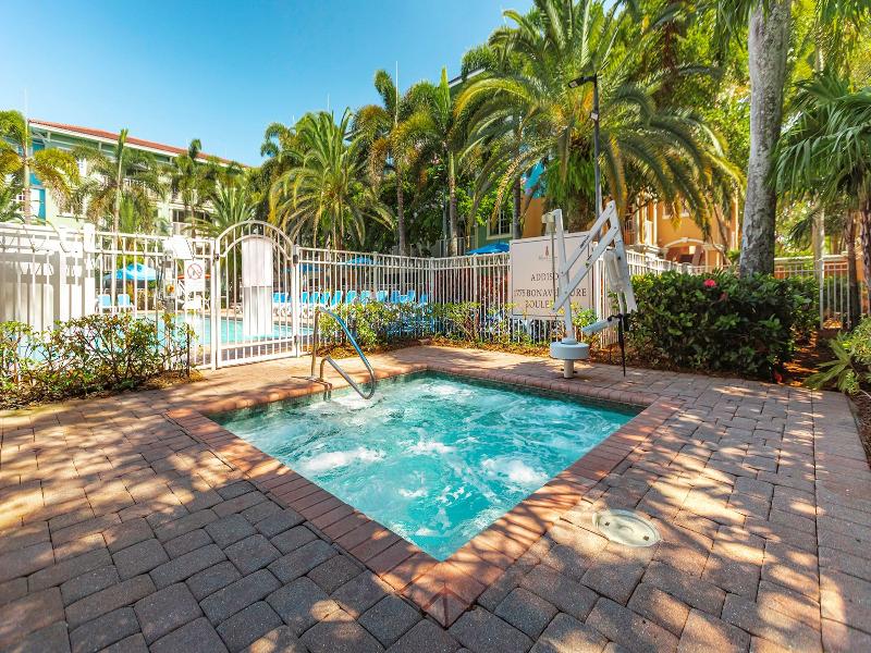Mizner Place at Weston Town Center image