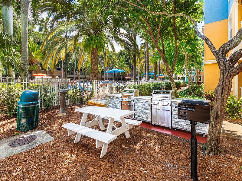 Mizner Place at Weston Town Center image