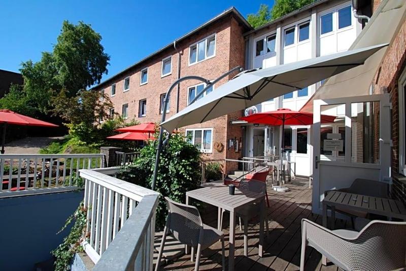Flensbed Hostel & Boardinghouse image
