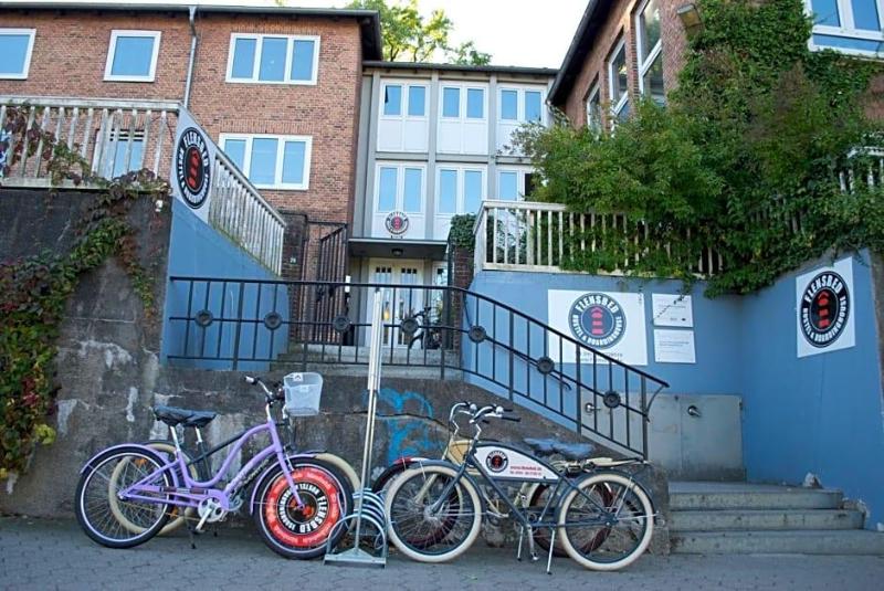 Flensbed Hostel & Boardinghouse image