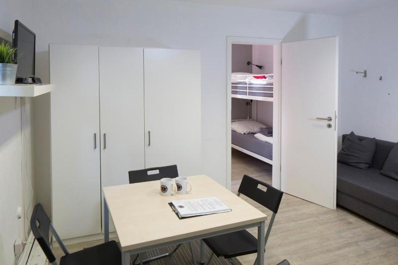 Flensbed Hostel & Boardinghouse image
