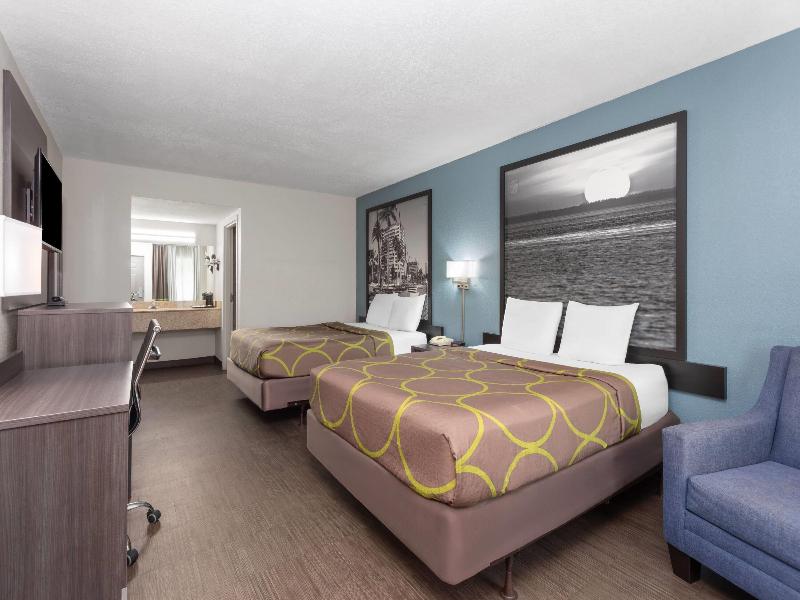 Super 8 by Wyndham Dania/Fort Lauderdale Arpt image