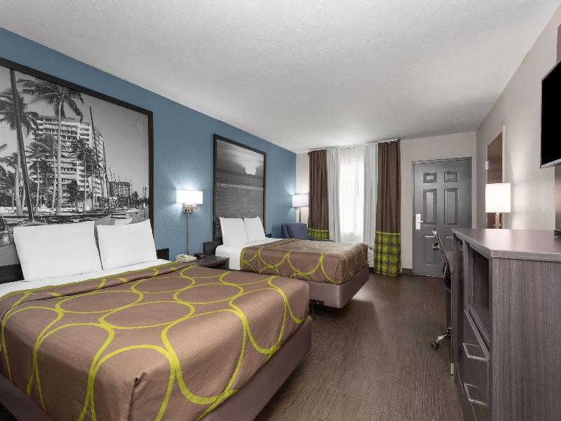 Super 8 by Wyndham Dania/Fort Lauderdale Arpt image