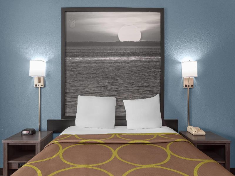 Super 8 by Wyndham Dania/Fort Lauderdale Arpt image