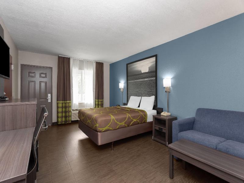 Super 8 by Wyndham Dania/Fort Lauderdale Arpt image