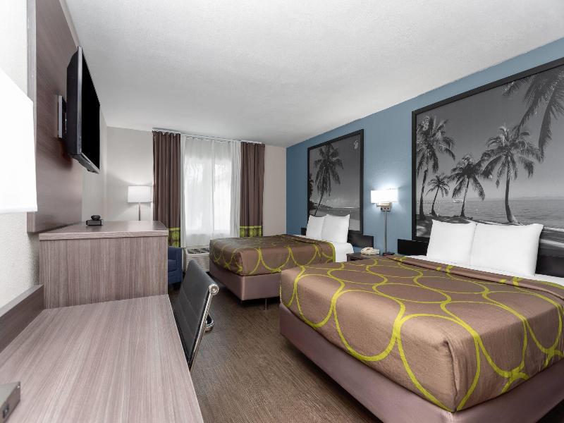 Super 8 by Wyndham Dania/Fort Lauderdale Arpt image