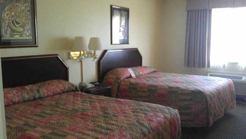 Super 8 By Wyndham Burleson Fort Worth Area image