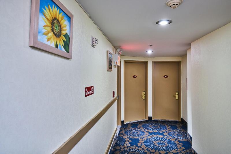 Flushing Hotel image