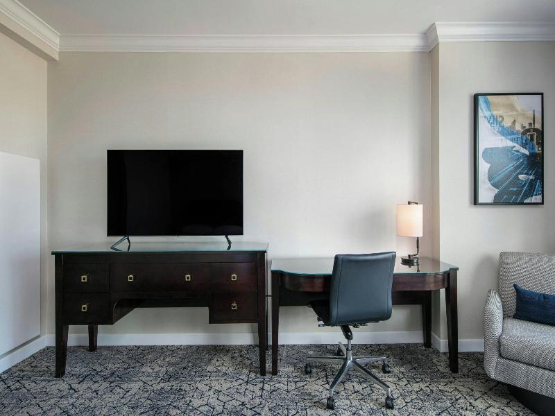 Sheraton Laguardia East image
