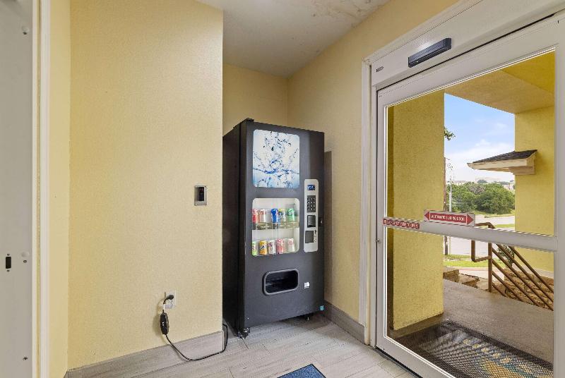 Days Inn & Suites Euless Dfw Airport South image