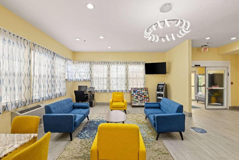 Days Inn & Suites Euless Dfw Airport South image