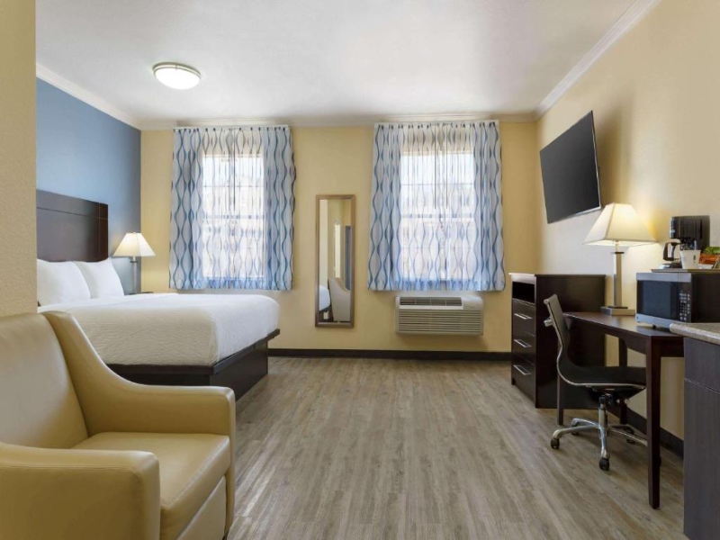 Days Inn & Suites Euless Dfw Airport South image
